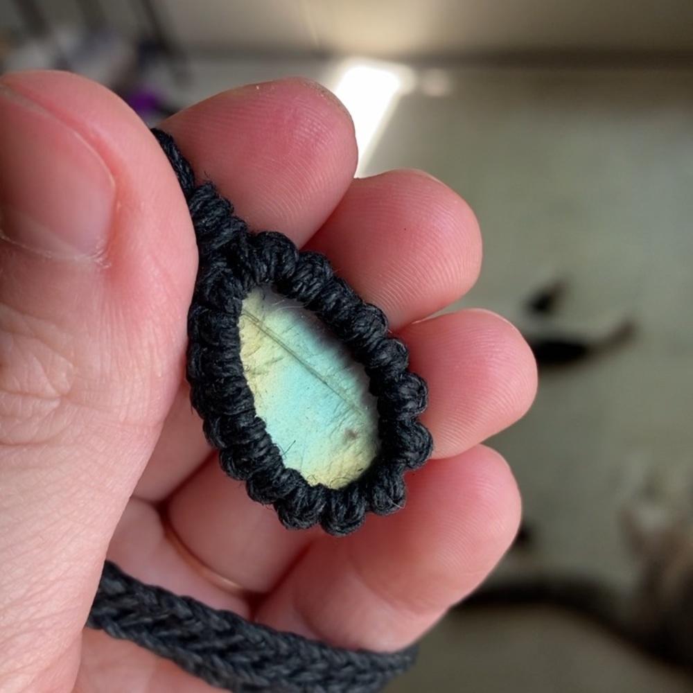 Labradorite macrame necklace - Picture 5 of 7